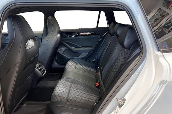 Volkswagen Passat 6 of 11