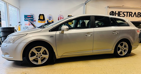 Toyota Avensis 5 of 5