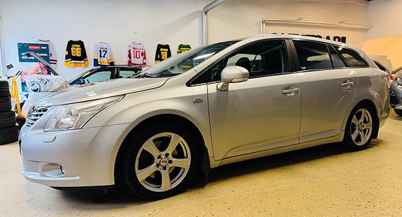 Toyota Avensis 3 of 5