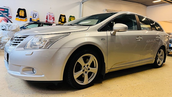 Toyota Avensis 4 of 5