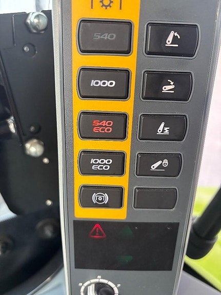 CLAAS Axion 830 Cmatic 7 of 13