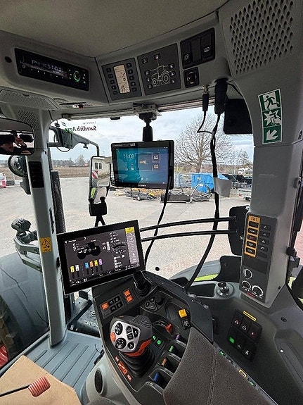 CLAAS Axion 830 Cmatic 8 of 13