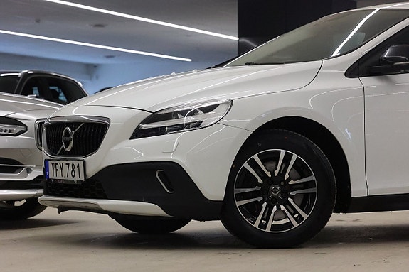 Volvo V40 Cross Country 4 of 20