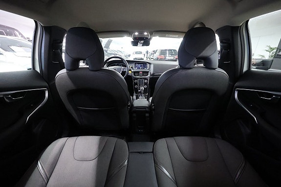 Volvo V40 Cross Country 10 of 20