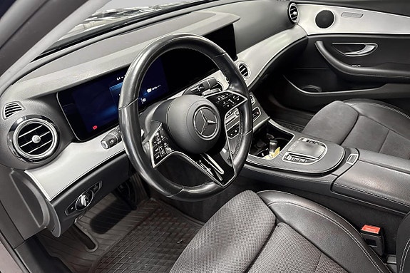 Mercedes-Benz E300 13 of 23