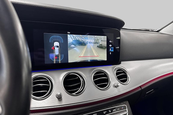 Mercedes-Benz E300 16 of 23