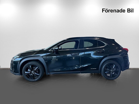 Lexus UX250h 4 of 15