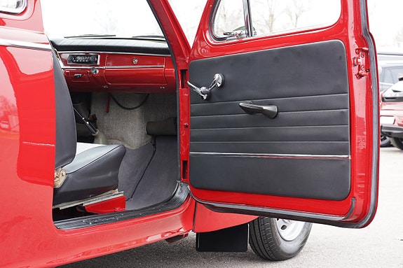 Volvo PV 18 of 27
