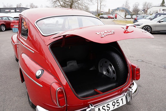 Volvo PV 16 of 27
