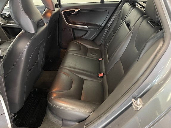 Volvo V60 9 of 20