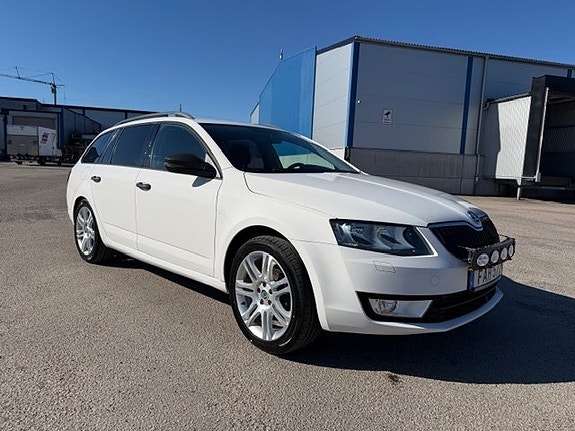 Skoda Octavia 3 of 5