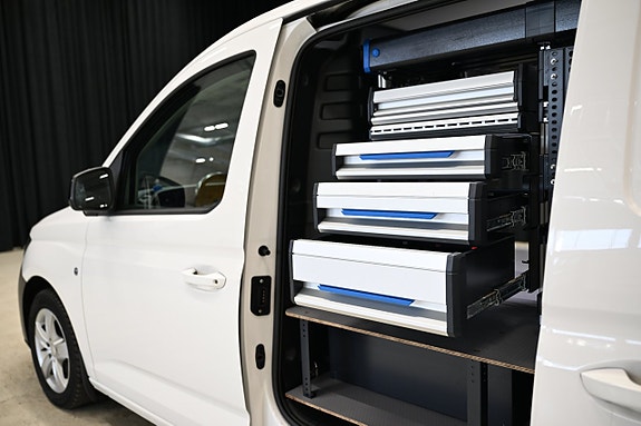 Volkswagen Caddy Maxi 3 of 5