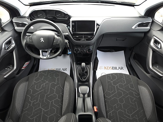 Peugeot 2008 8 of 11