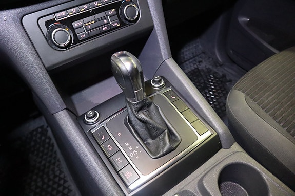 Volkswagen Amarok 11 of 27