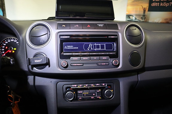 Volkswagen Amarok 12 of 27