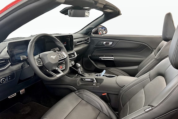 Ford Mustang 8 of 13