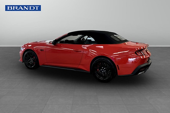 Ford Mustang 4 of 13