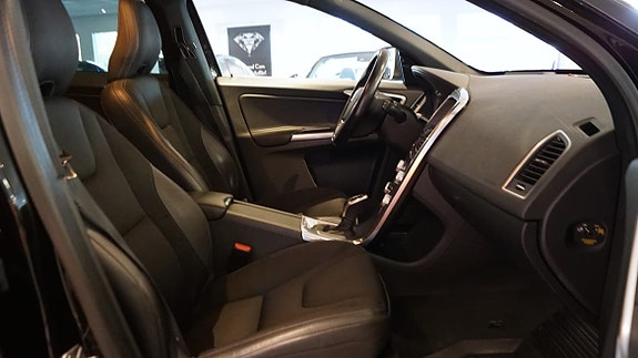 Volvo XC60 11 of 12