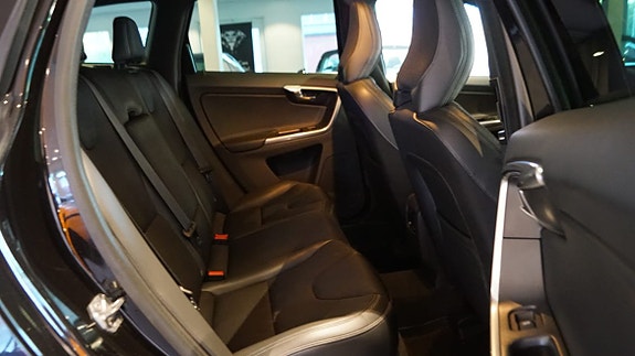 Volvo XC60 12 of 12
