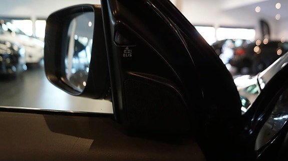 Volvo XC60 6 of 12