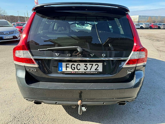Volvo V70 4 of 5