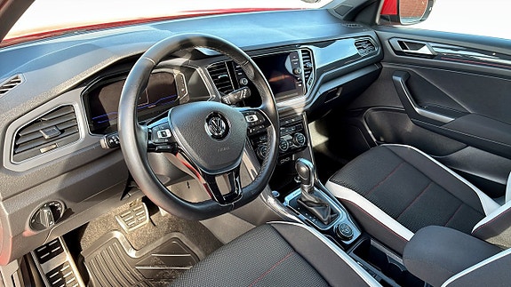 Volkswagen T-Roc 7 of 15