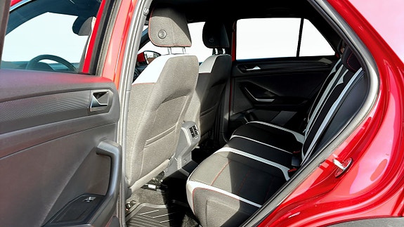 Volkswagen T-Roc 11 of 15