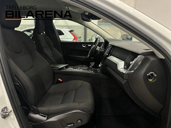 Volvo XC60 11 of 23