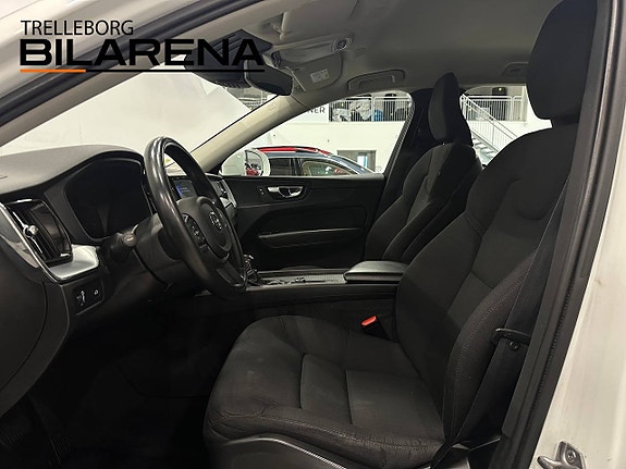 Volvo XC60 10 of 23