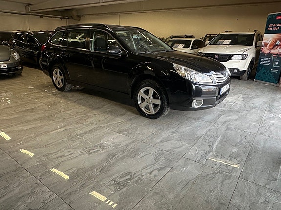 Subaru Outback 2 of 5