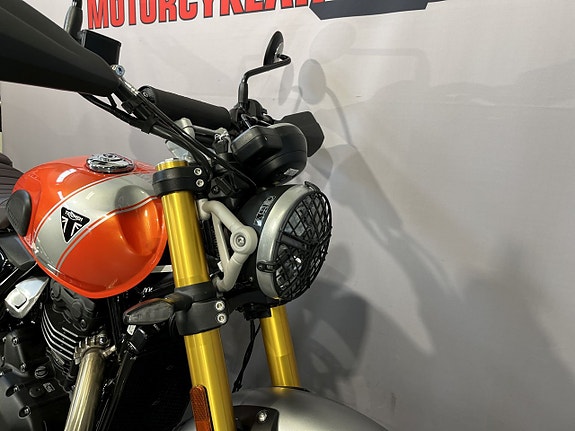 Triumph SCRAMBLER 400X 7 of 17