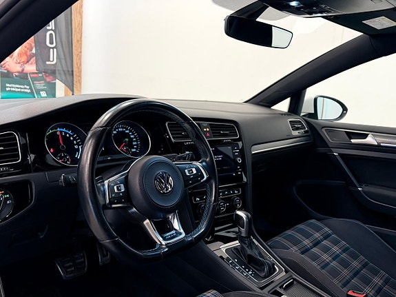 Volkswagen Golf I 16 of 18