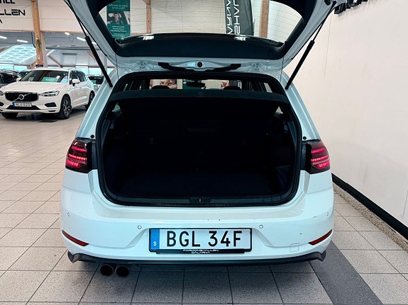 Volkswagen Golf I 11 of 18