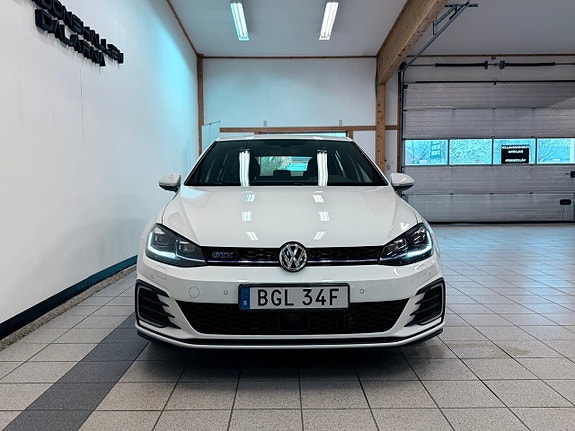 Volkswagen Golf I 2 of 18