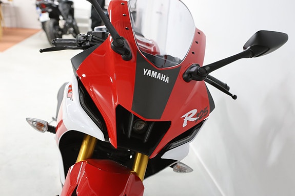 Yamaha YZF-R125 Anniversary 4 of 7