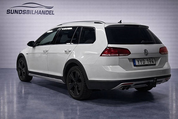 Volkswagen Golf Alltrack 4 of 17