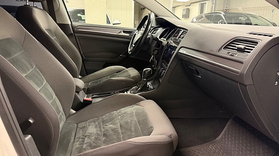 Volkswagen Golf Alltrack 8 of 17
