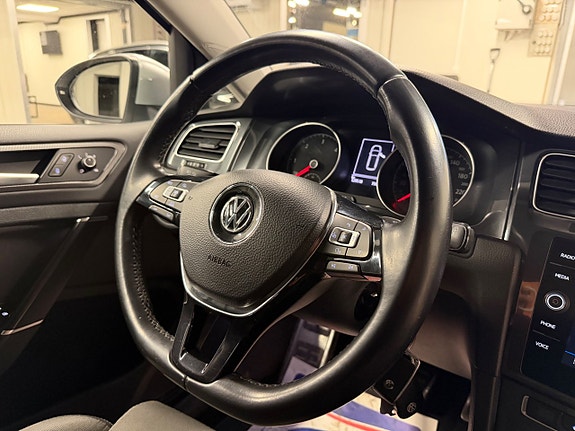 Volkswagen Golf Alltrack 11 of 17