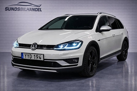 Volkswagen Golf Alltrack 2 of 17