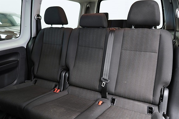 Volkswagen Caddy Maxi 12 of 24