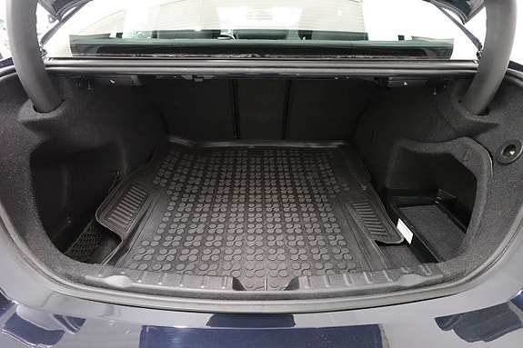 BMW 320 14 of 16