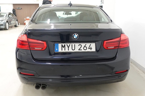 BMW 320 15 of 16
