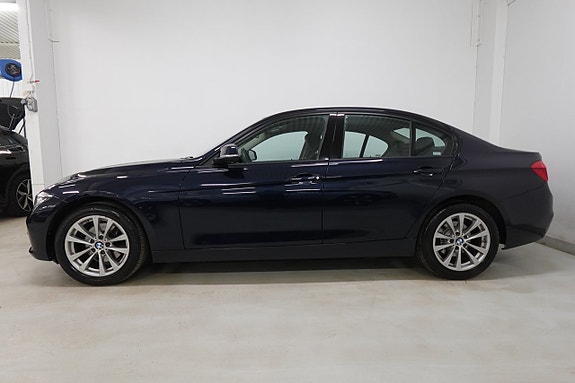 BMW 320 3 of 5