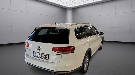 Volkswagen Passat Alltrack 5 of 5