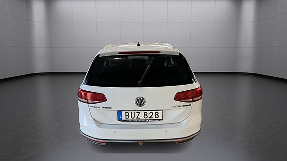 Volkswagen Passat Alltrack 6 of 13