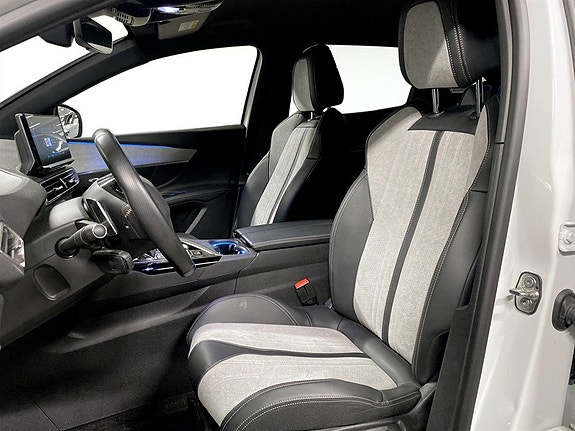 Peugeot 3008 4 of 5