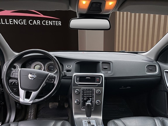 Volvo V60 14 of 18