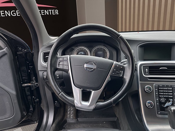 Volvo V60 12 of 18