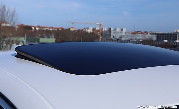 Volvo S90 18 of 25