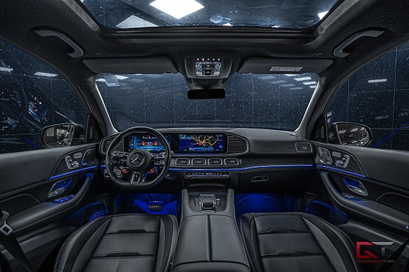 Mercedes-Benz GLE53 17 of 24